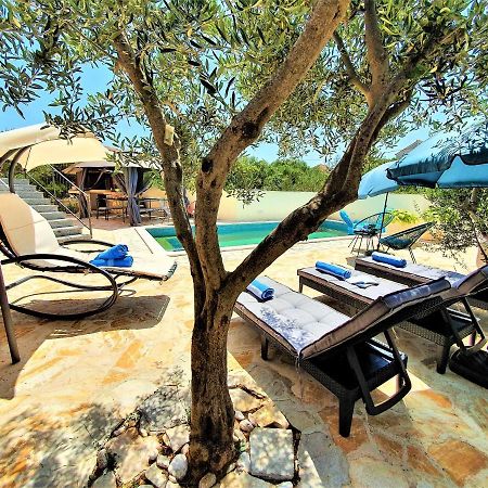 Villa Spark With Heated Pool In Rogoznica Zečevo מראה חיצוני תמונה