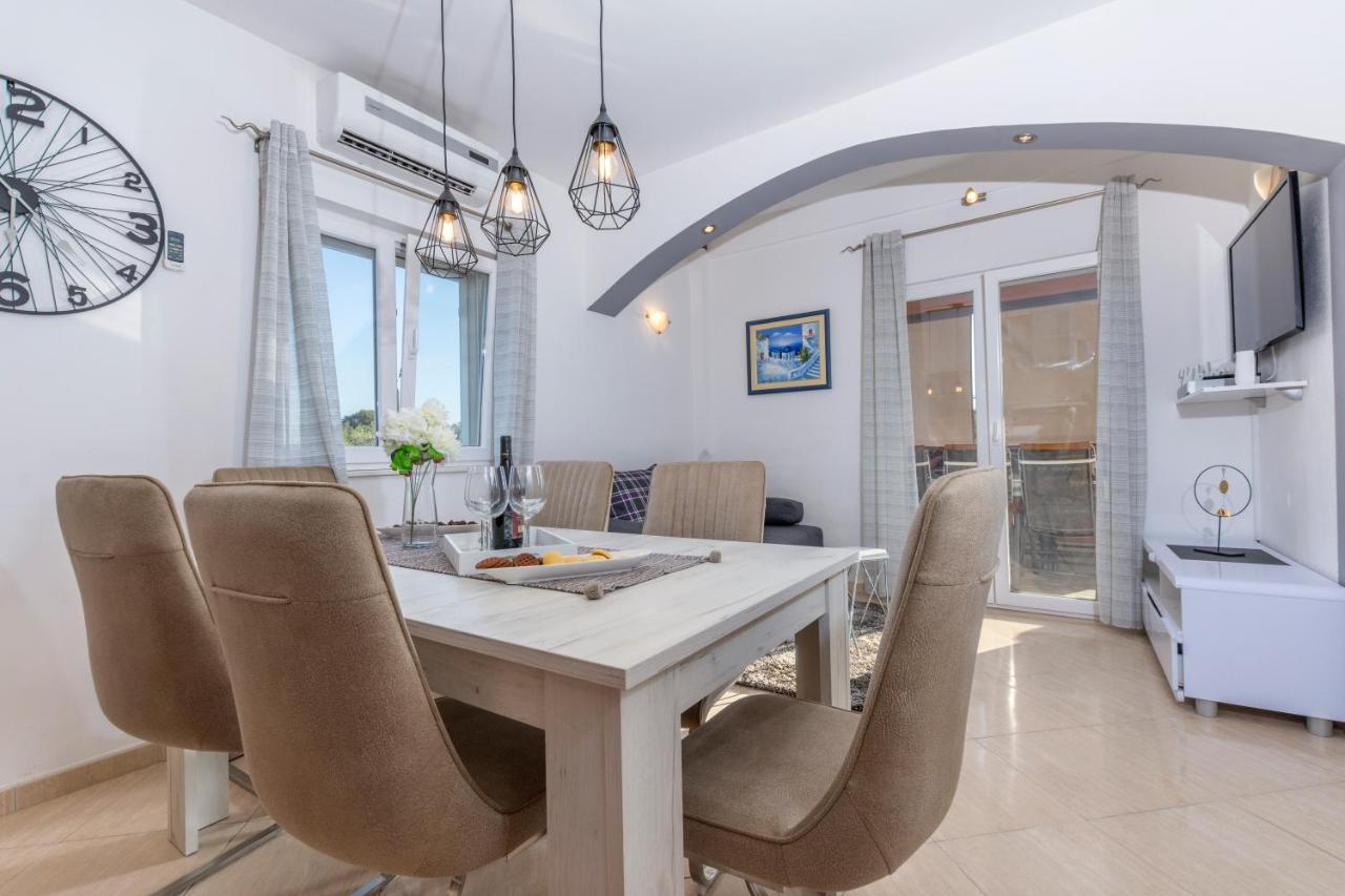 Villa Spark With Heated Pool In Rogoznica Zečevo מראה חיצוני תמונה