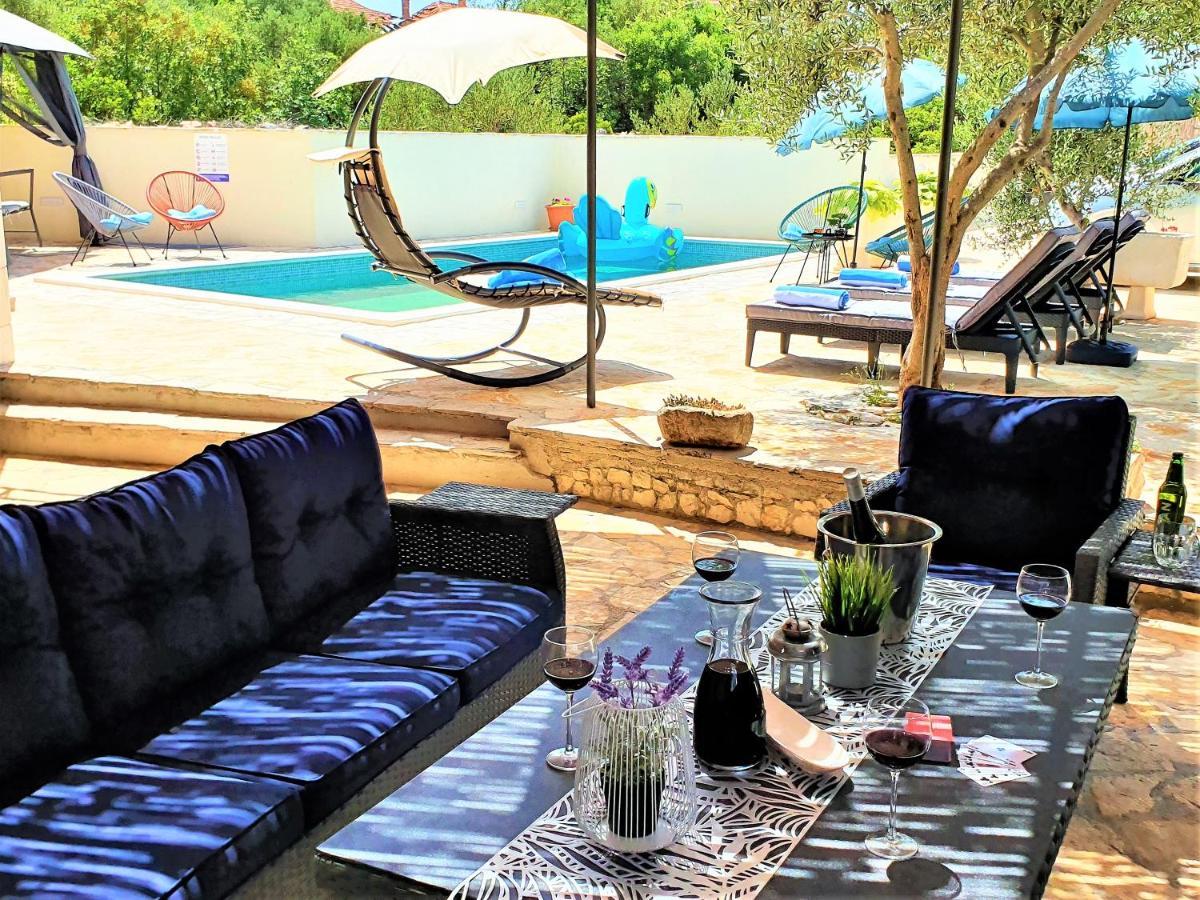 Villa Spark With Heated Pool In Rogoznica Zečevo מראה חיצוני תמונה